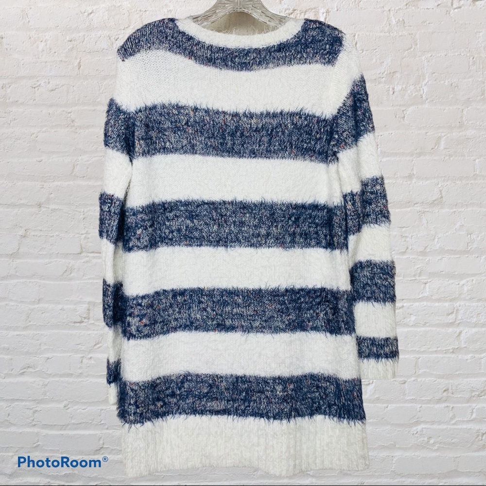 HEM &THREAD Textured Stripped Sweater - Picture 2 of 8